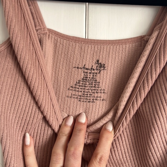 Stretchy ribbed tank top - Picture 3 of 3